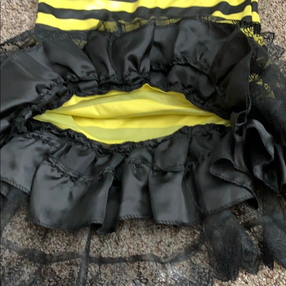 Women’s Honey Bee 🍯 🐝 Costume, size small - Picture 8 of 9